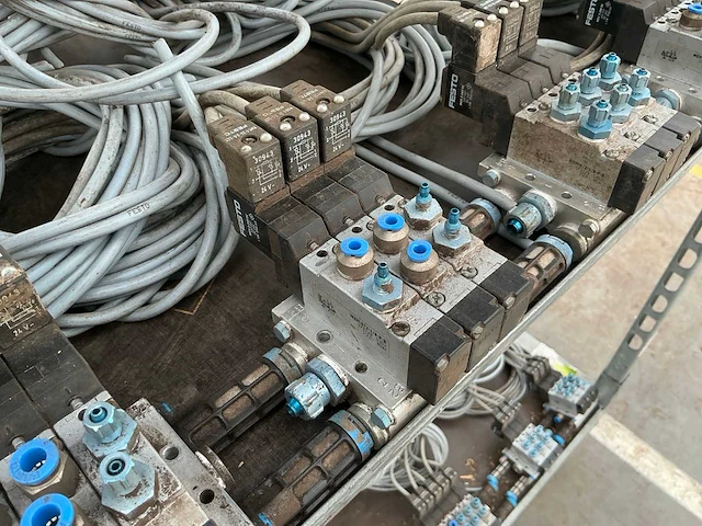 Festo pneumatische ventielen - afbeelding 3 van  12