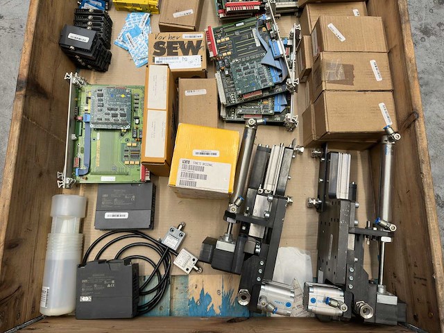 Festo, siemens, sew - partij industrieel automatisering & electronica & pneumatiek - afbeelding 2 van  6