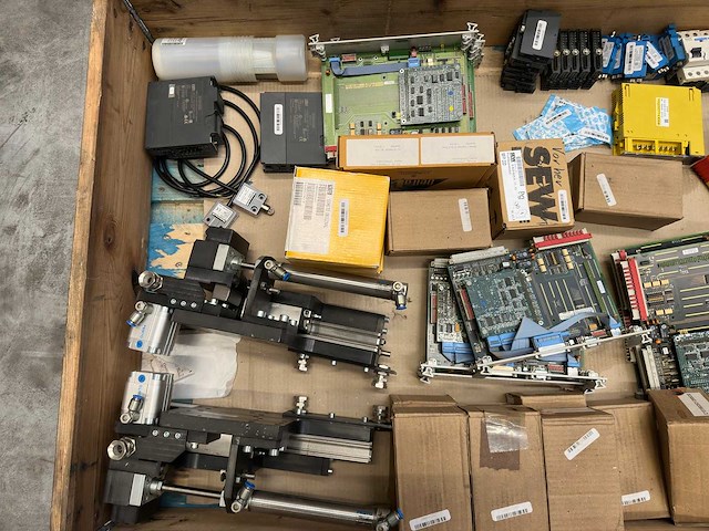 Festo, siemens, sew - partij industrieel automatisering & electronica & pneumatiek - afbeelding 5 van  6