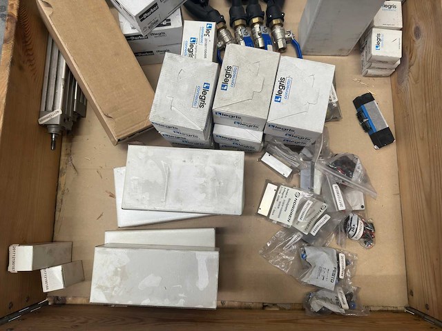 Festo, smc, cammozzi - pneumatic cylinders - afbeelding 4 van  10