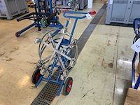 Fetra 206 vatensteekwagen en 3 vaten dolly’s