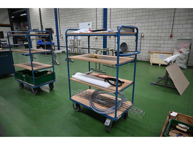 Fetra 8201 4-delige magazijnwagen inclusief diverse inhoud - afbeelding 1 van  3