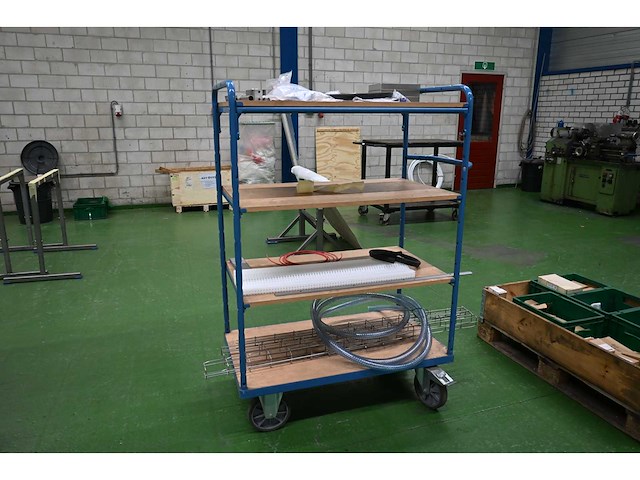 Fetra 8201 4-delige magazijnwagen inclusief diverse inhoud - afbeelding 2 van  3