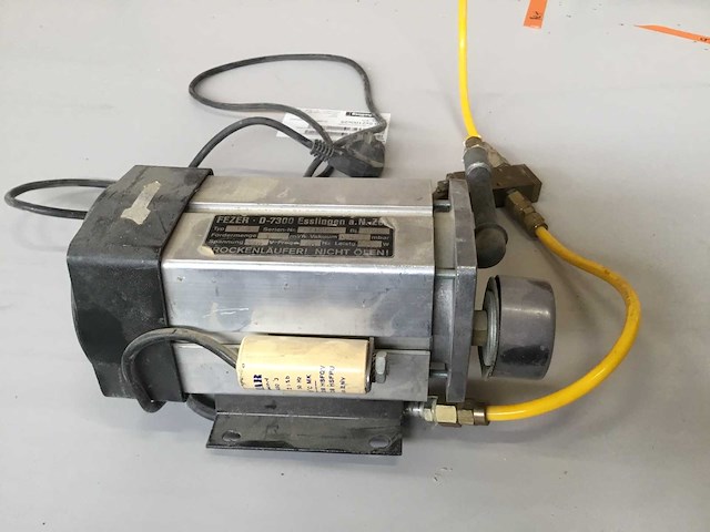 Fezer d-7300 vacuümpomp - afbeelding 1 van  4