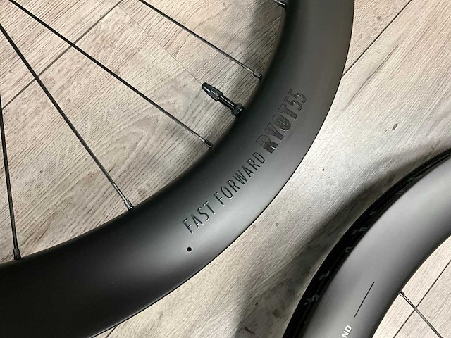 Ffwd fast forward ryot55 carbon wielset - 23x622 - afbeelding 5 van  6