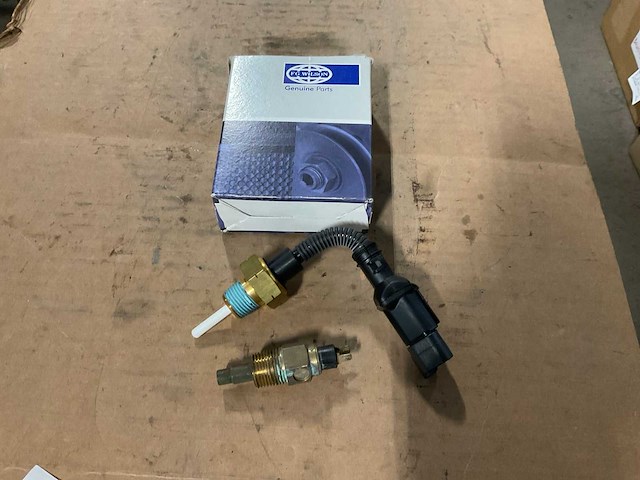 Fg wilson 10000-48488 sensor - afbeelding 1 van  3