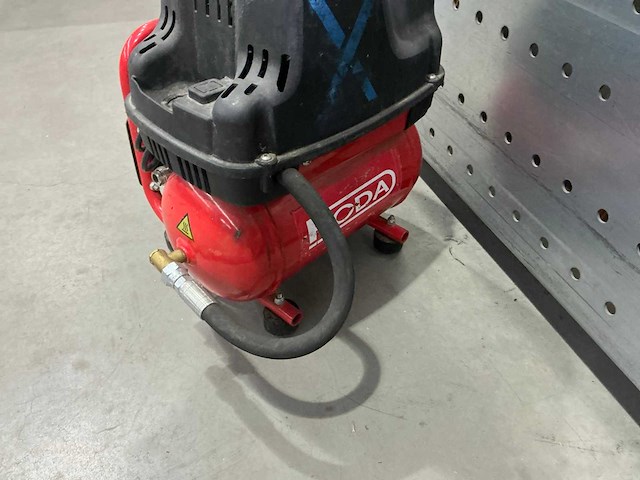 Fiac luchtcompressor (3x) - afbeelding 2 van  5