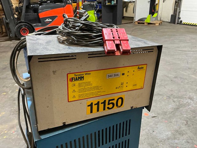 Fiam 24/30 acculader - afbeelding 1 van  4