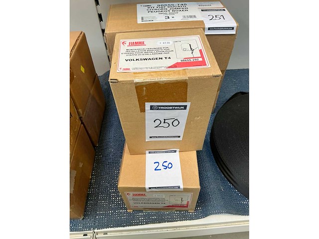 Fiamma installatiebeugel voor luifel vw t4 (2x) - afbeelding 2 van  3