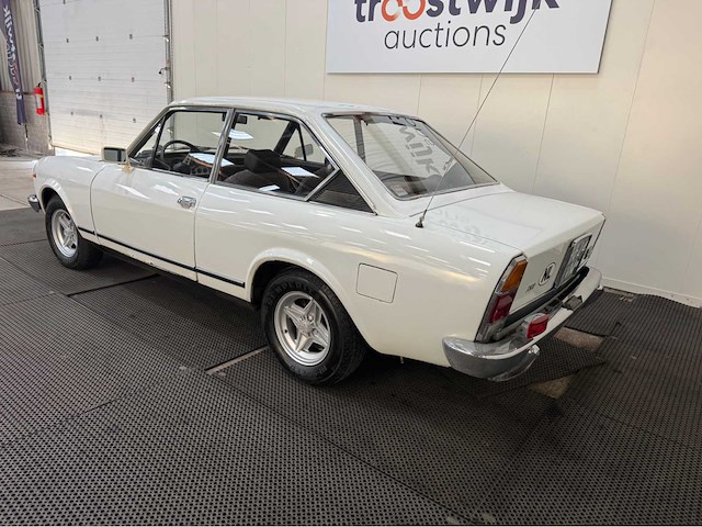 Fiat - 124 - sport - oldtimer - 1973 - afbeelding 24 van  28