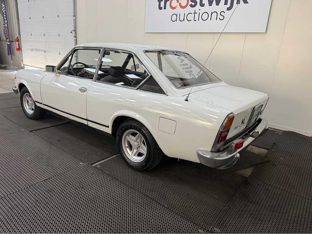 Fiat - 124 - sport - oldtimer - 1973 - afbeelding 30 van  34