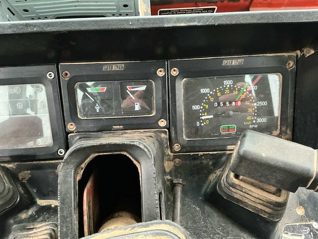 Fiat - 1992 - 160-90 dt - vierwielaangedreven landbouwtractor - afbeelding 10 van  31