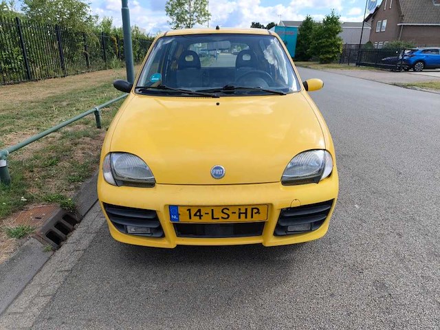 Fiat - 2003 - seicento - 1.1 active - 14-ls-hp - afbeelding 3 van  9