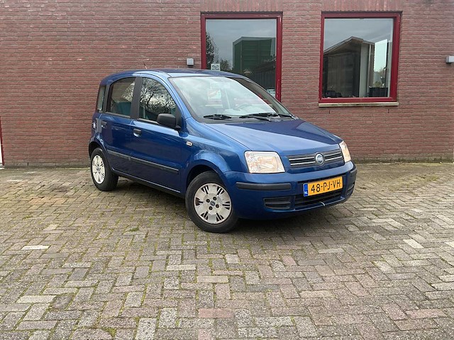 Fiat - 2004 - panda - 1.2 dynamic - personenauto - afbeelding 2 van  9