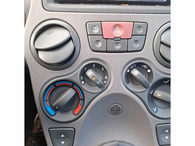 Fiat - 2005 - panda - 1.2 dynamic - 01-pz-bp - afbeelding 4 van  12