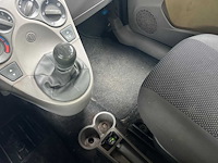 Fiat - 2005 - panda - 1.2 navigator - personenauto - afbeelding 3 van  14