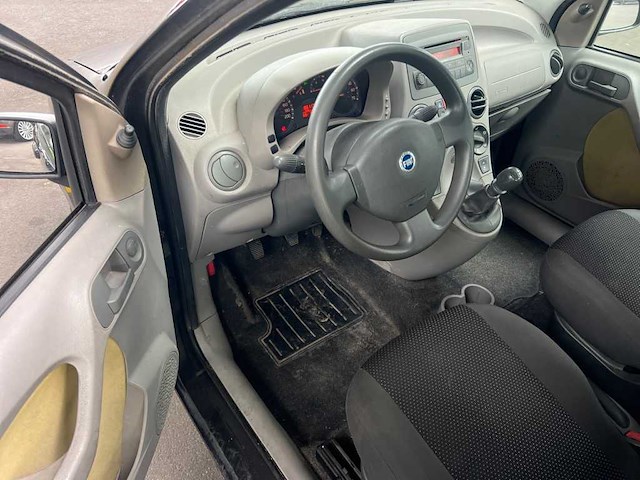 Fiat - 2005 - panda - 1.2 navigator - personenauto - afbeelding 11 van  14