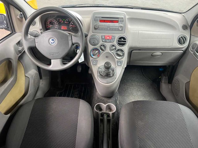 Fiat - 2005 - panda - 1.2 navigator - personenauto - afbeelding 12 van  14