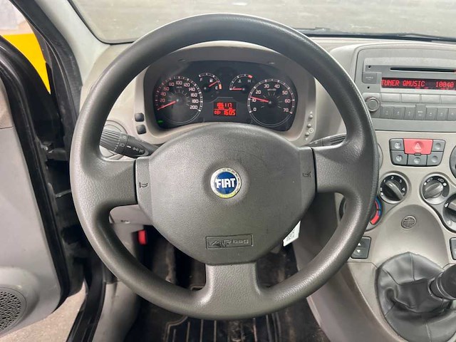 Fiat - 2005 - panda - 1.2 navigator - personenauto - afbeelding 13 van  14