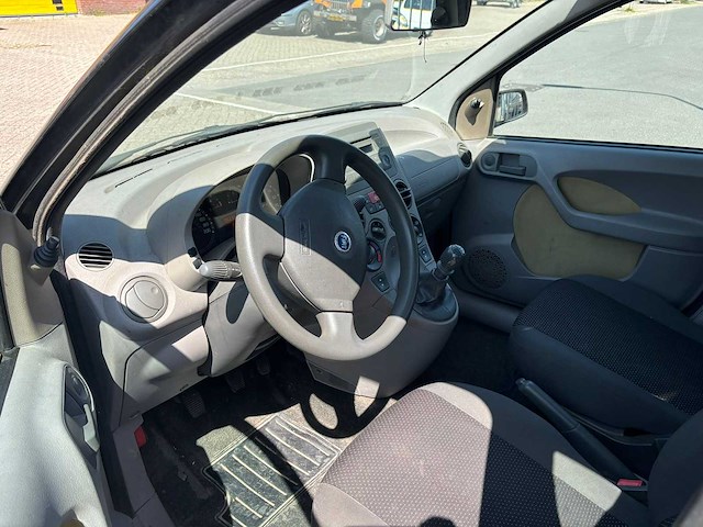 Fiat - 2005 - panda - 1.2 navigator - personenauto - afbeelding 13 van  13