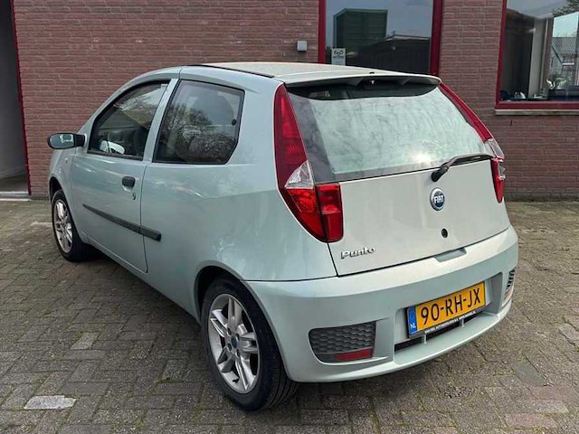 Fiat - 2005 - punto - 1.2 navigator - personenauto - afbeelding 3 van  8