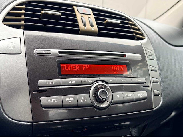 Fiat - 2007 - bravo - 1.4 dynamic - personenauto - afbeelding 5 van  15