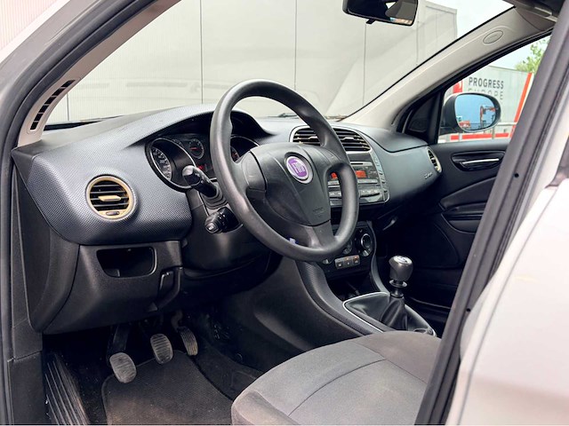 Fiat - 2007 - bravo - 1.4 dynamic - personenauto - afbeelding 13 van  15