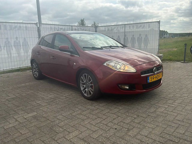 Fiat - 2008 - bravo - 2.0 m-jet sport plus - personenauto - afbeelding 12 van  23
