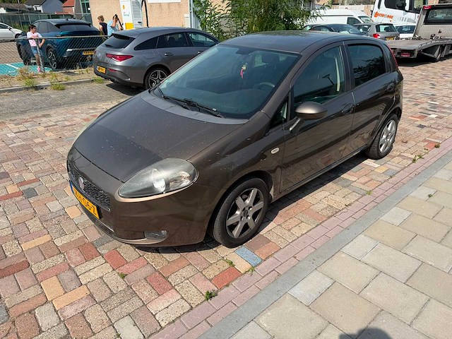 Fiat - 2009 - grande punto - 1.4 active - jkh-06-z - afbeelding 1 van  19