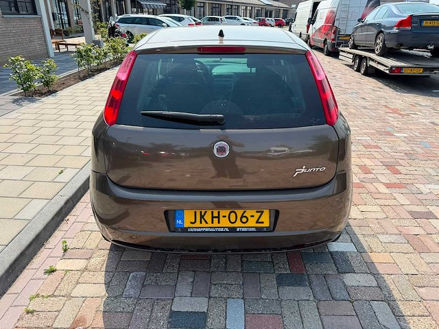 Fiat - 2009 - grande punto - 1.4 active - jkh-06-z - afbeelding 18 van  19