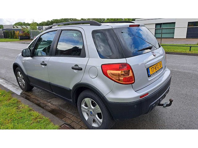Fiat - 2009 - sedici - 1.6-16v dynamic - 17-kfl-8 - afbeelding 3 van  7