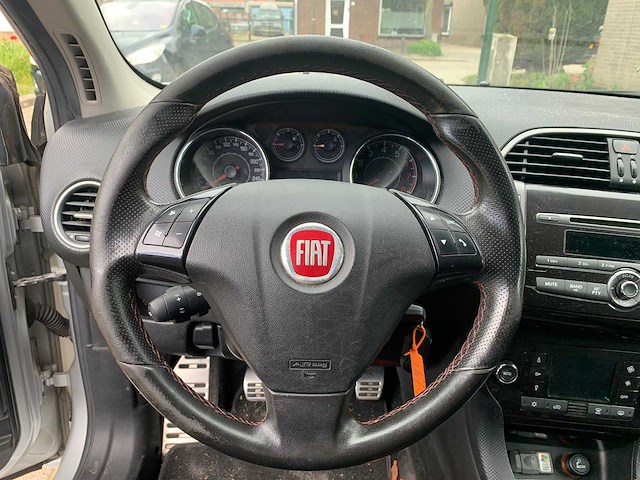 Fiat - 2010 - bravo - 1.4 t-jet ed. sport - 64-lbg-2 - afbeelding 11 van  20