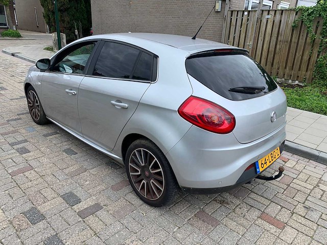 Fiat - 2010 - bravo - 1.4 t-jet ed. sport - 64-lbg-2 - afbeelding 16 van  20