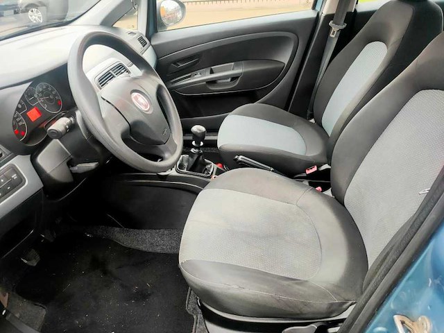 Fiat - 2010 - grande punto - 1.2 actual -42-ljv-5 - afbeelding 3 van  13