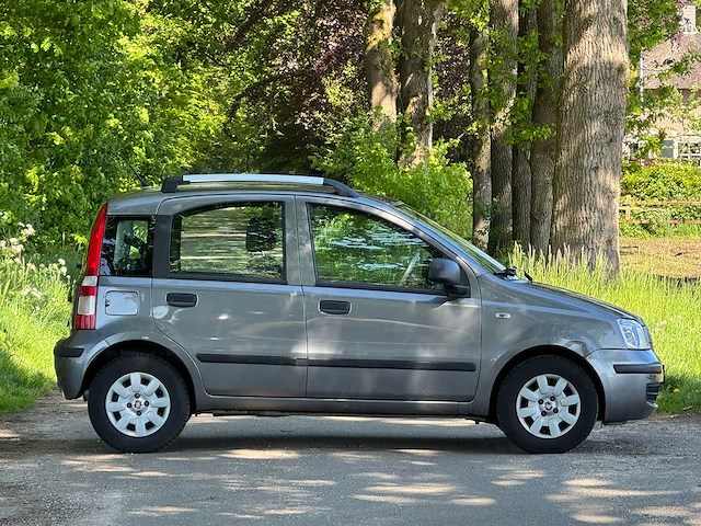 Fiat - 2010 - panda - 1.2 edizione cool - 22-zlp-7 - personenauto - afbeelding 12 van  16