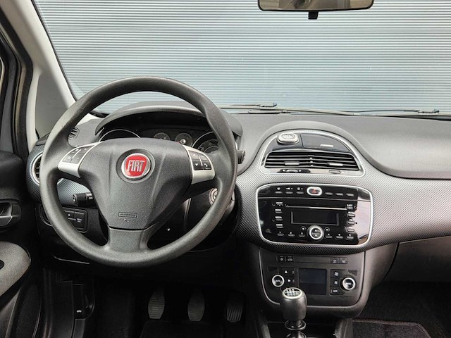 Fiat - 2011 - punto evo - 1.4-16v m-air dyn. - 76-rhz-6 - personenauto - 63400 km - afbeelding 8 van  22