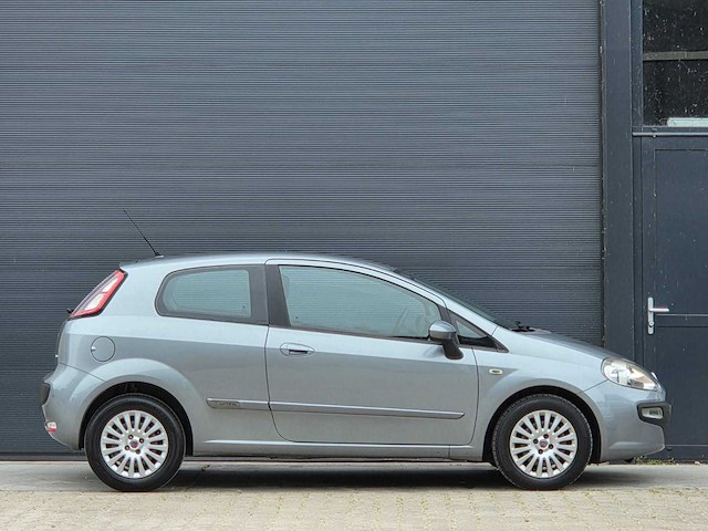 Fiat - 2011 - punto evo - 1.4-16v m-air dyn. - 76-rhz-6 - personenauto - 63400 km - afbeelding 20 van  22