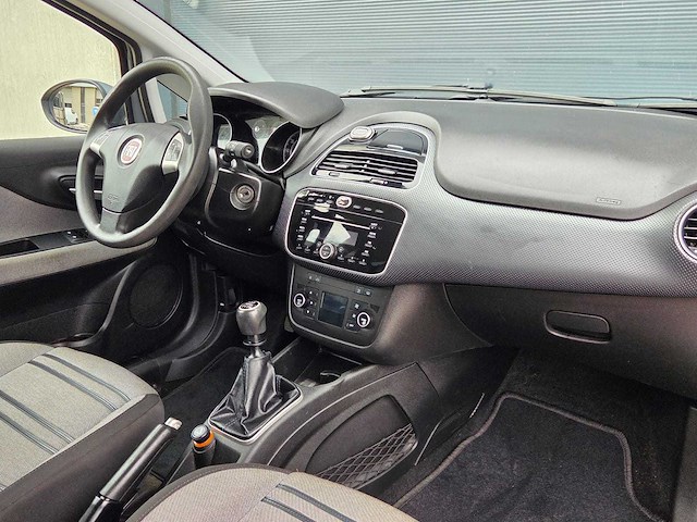 Fiat - 2011 - punto evo - 1.4-16v m-air dyn. - 76-rhz-6 - personenauto - 63400 km - afbeelding 17 van  26