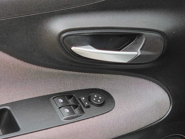 Fiat - 2011 - punto evo - 1.4-16v m-air dyn. - 76-rhz-6 - personenauto - 63400 km - afbeelding 2 van  26
