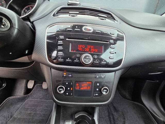 Fiat - 2011 - punto evo - 1.4-16v m-air dyn. - 76-rhz-6 - personenauto - 63400 km - afbeelding 13 van  26