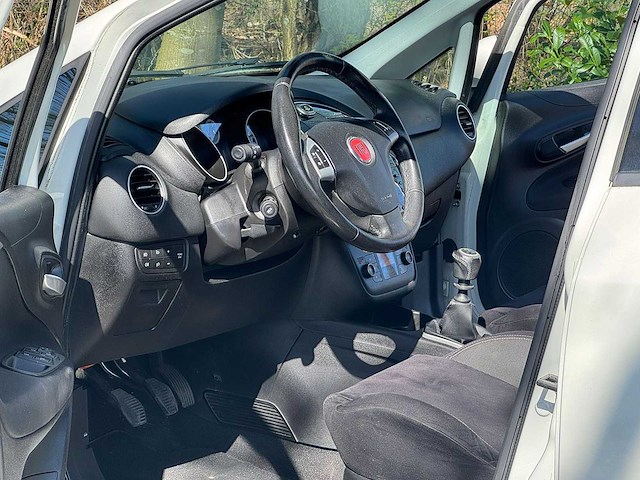 Fiat - 2013 - punto evo - 0.9 twinair lounge - 3-shn-60 - afbeelding 7 van  26