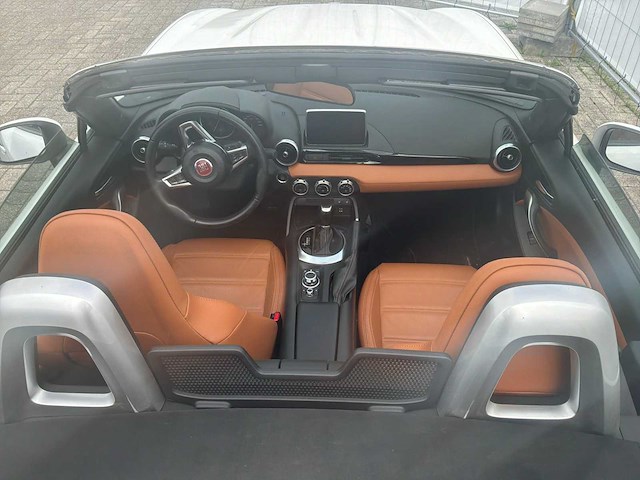 Fiat - 2018 - 124 spider - 1.4 m-air t lusso - personenauto - afbeelding 11 van  32