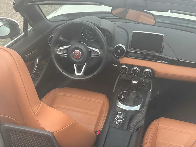 Fiat - 2018 - 124 spider - 1.4 m-air t lusso - personenauto - afbeelding 13 van  32