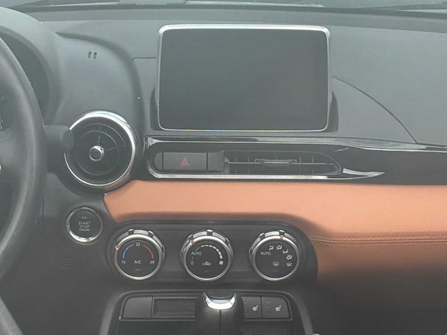Fiat - 2018 - 124 spider - 1.4 m-air t lusso - personenauto - afbeelding 15 van  32