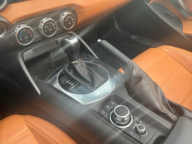 Fiat - 2018 - 124 spider - 1.4 m-air t lusso - personenauto - afbeelding 16 van  32