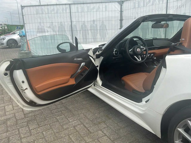 Fiat - 2018 - 124 spider - 1.4 m-air t lusso - personenauto - afbeelding 20 van  32
