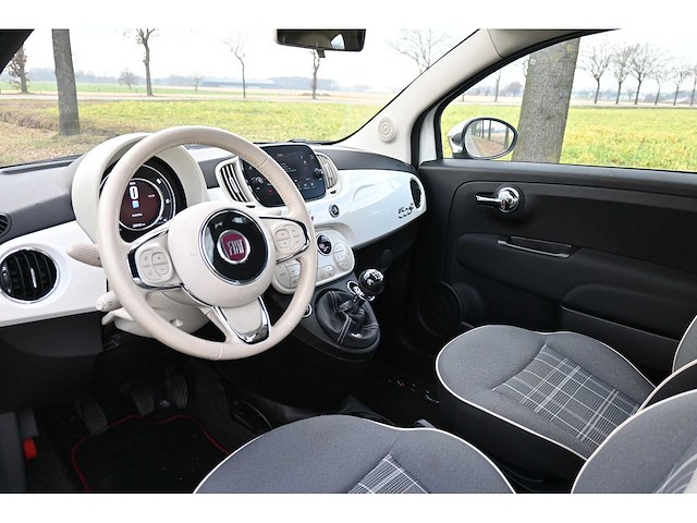 Fiat - 2019 - 500 - 1.2 lounge - personenauto - afbeelding 2 van  16