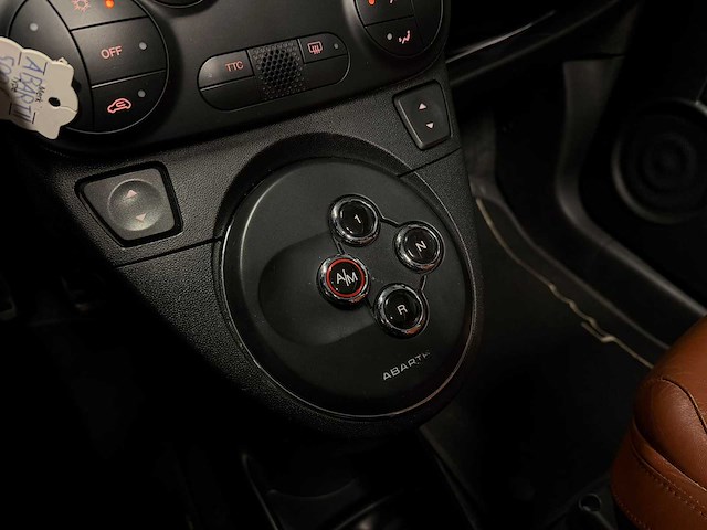 Fiat - 500 c - 1.4-16v abarth 2010 87-nvh-2 iaw - afbeelding 15 van  17