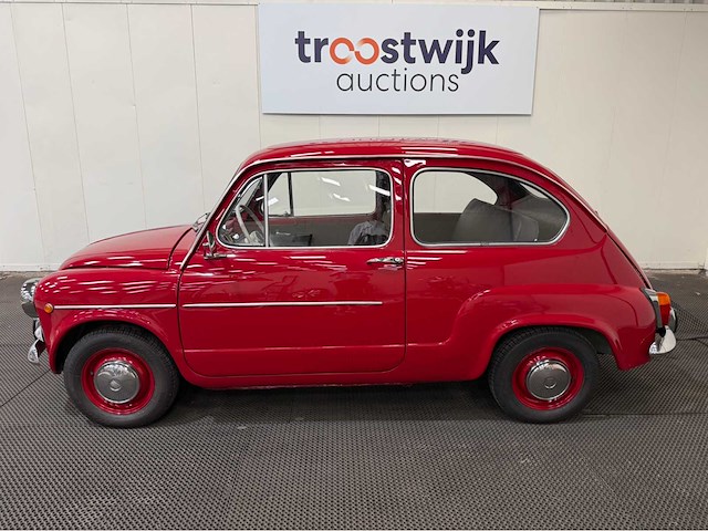 Fiat - 600 l - oldtimer - 1972 - afbeelding 11 van  13