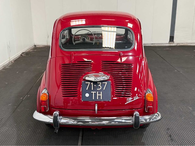 Fiat - 600 l - oldtimer - 1972 - afbeelding 13 van  13